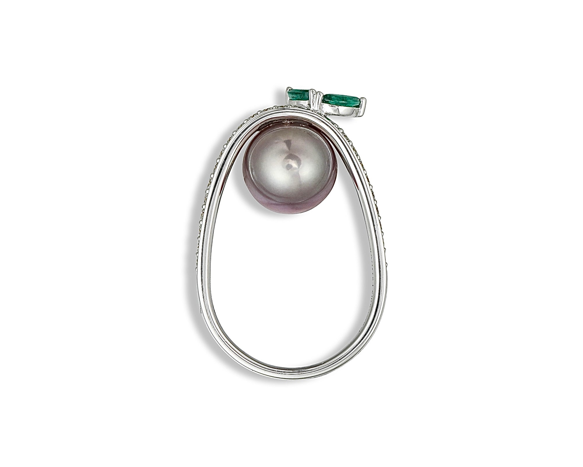 Pearl under the Emerald Lotus Ring