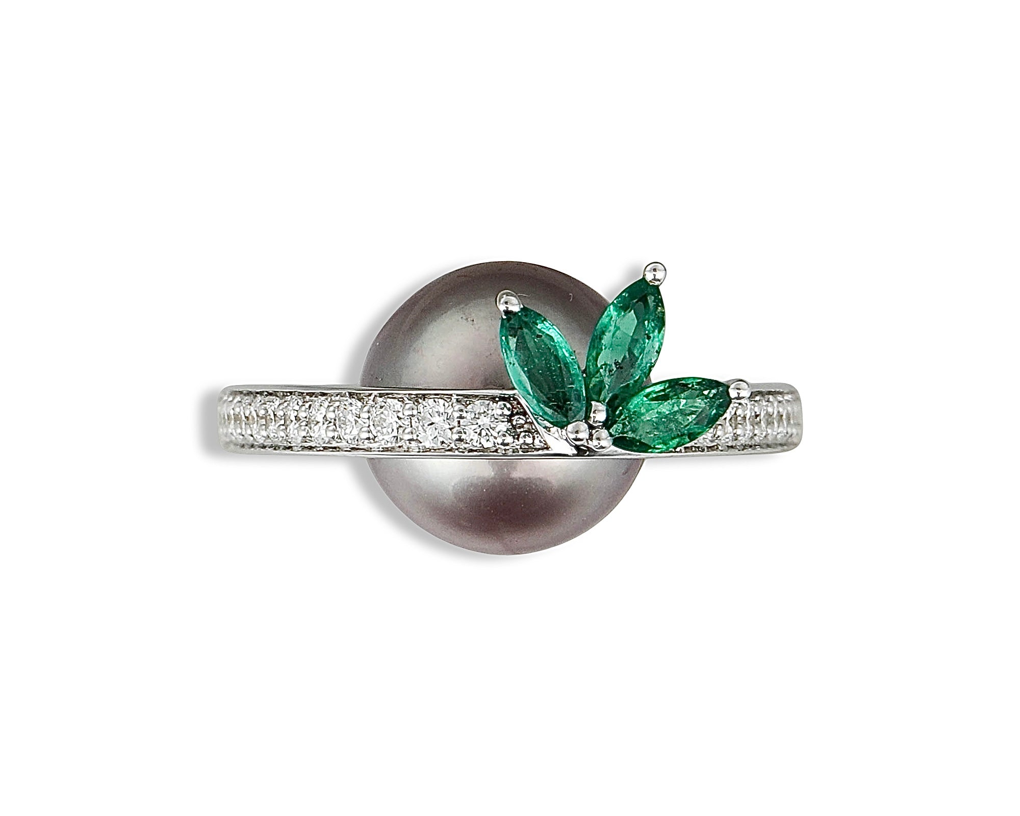 Pearl under the Emerald Lotus Ring