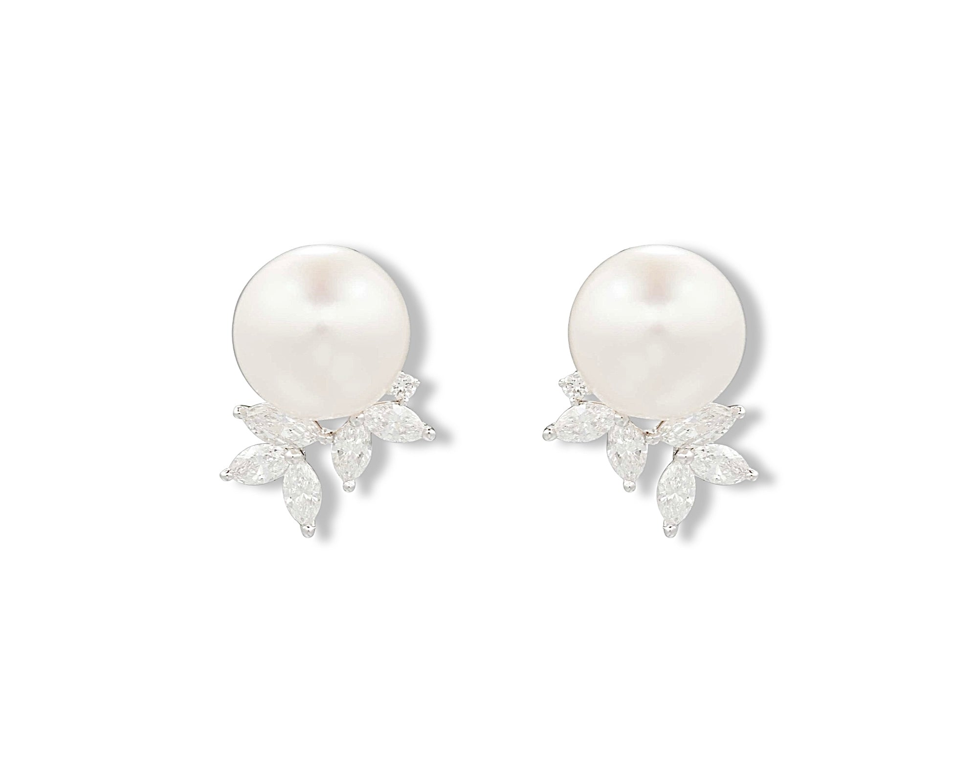 Classic Pearl Gardenia Stud