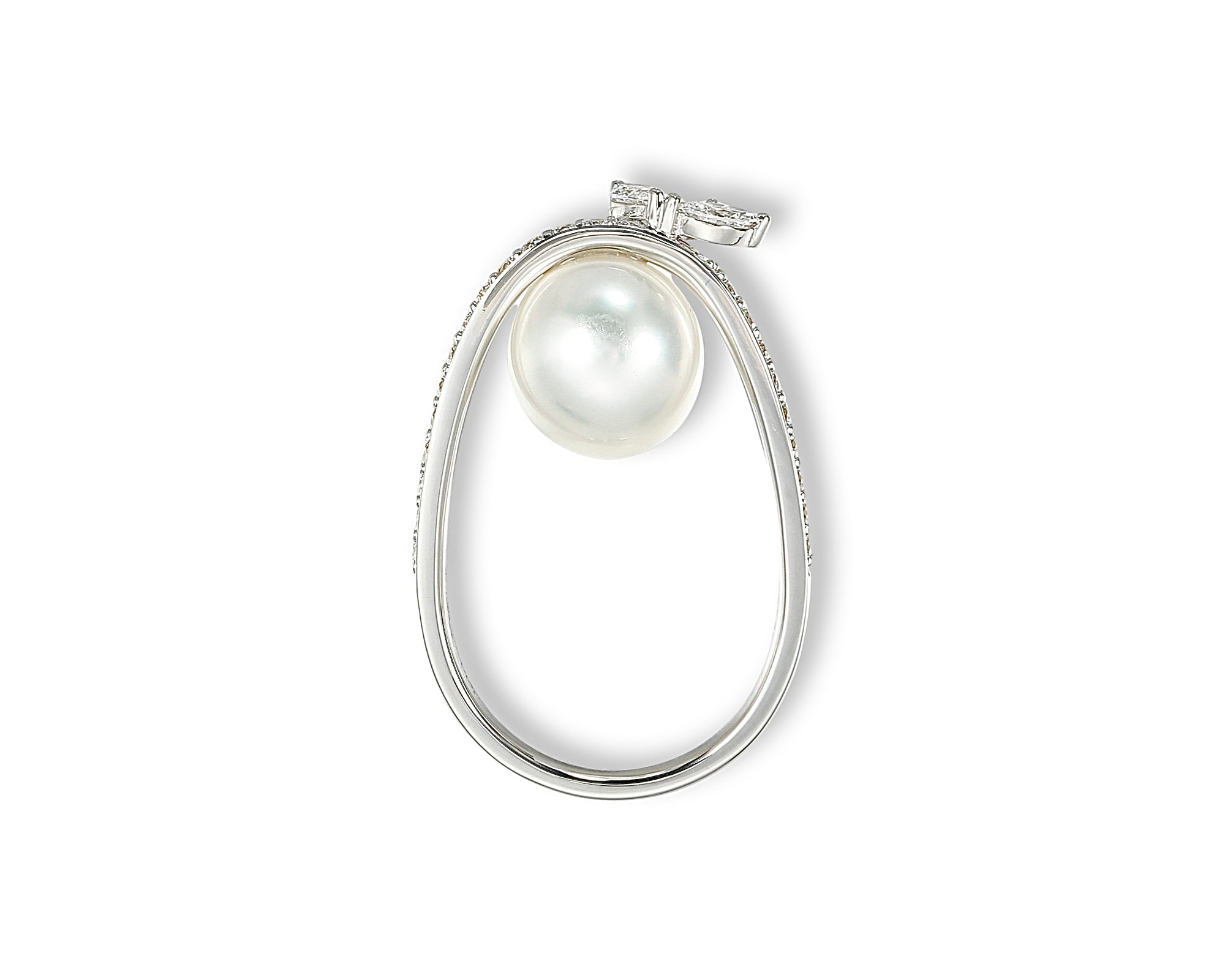 Diamond Pearl Under the Lotus Pave Ring