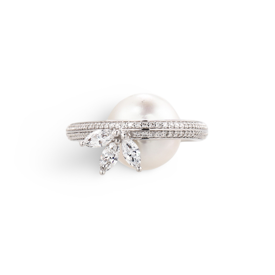 Diamond Pearl Under the Lotus Ring